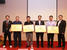 Jing Lixin received a honor certificate of helped poor students