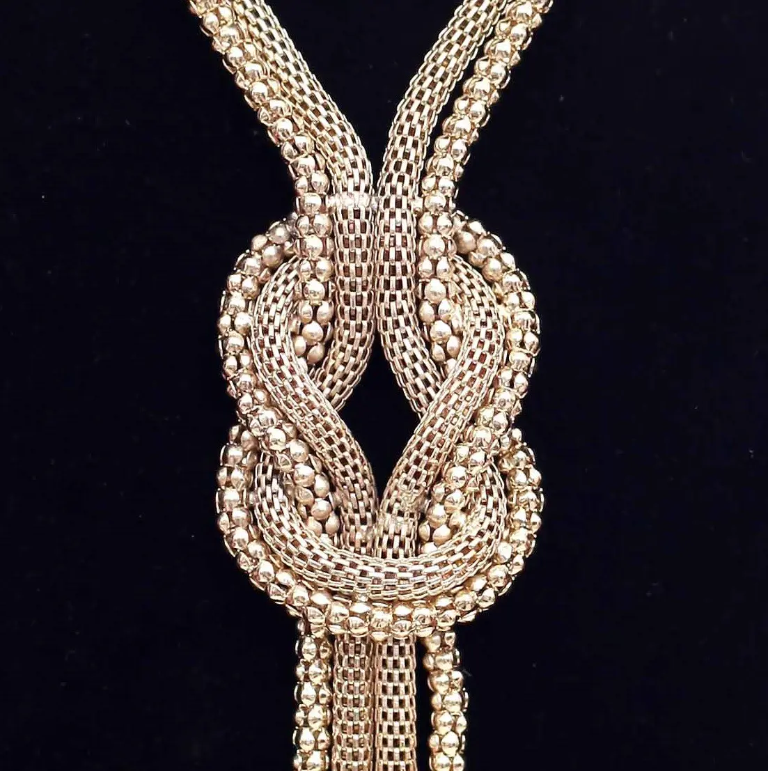 Light Luxury Knot Necklace
