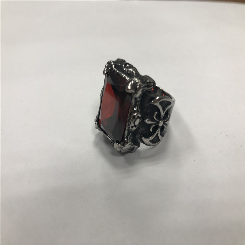 Big ruby parrot claw Skull punk ring