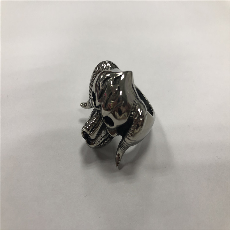 Scary horned monster skull ring