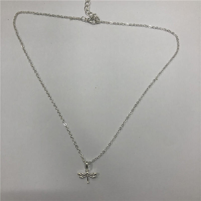 Short butterfly clavicle chain