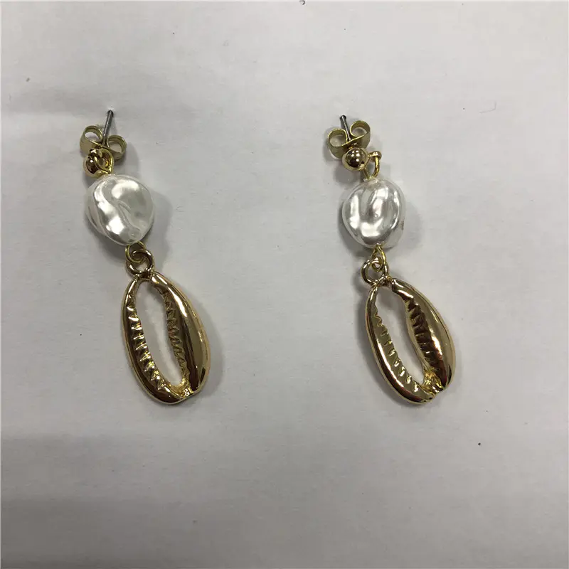 Occidental shell earring