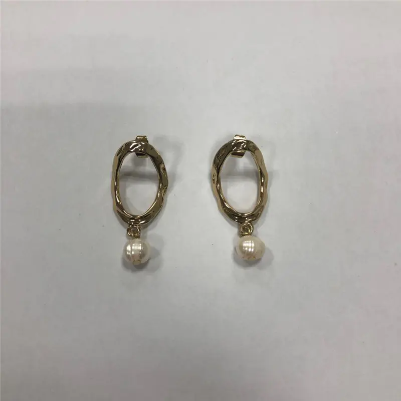 Sweet pearl pendant earrings