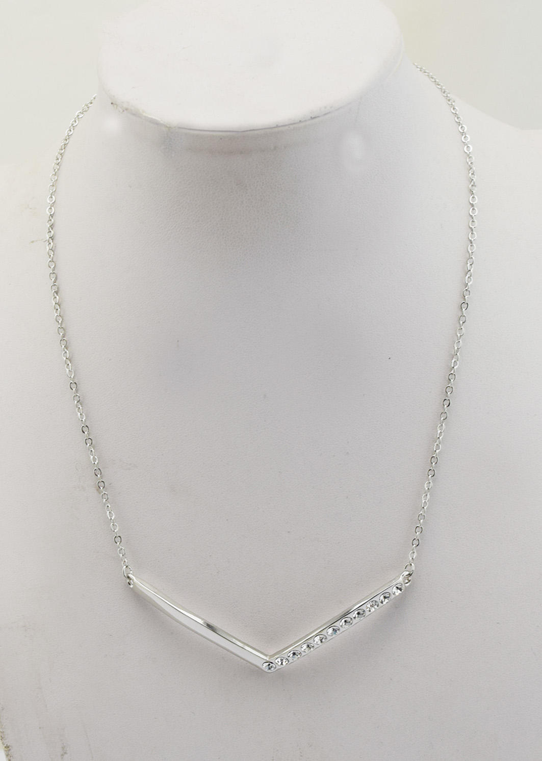 Zinc alloy V-shaped necklace