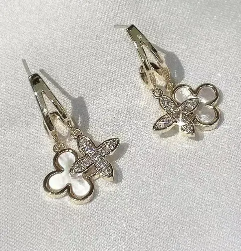 Four leaf clover shell earrings
