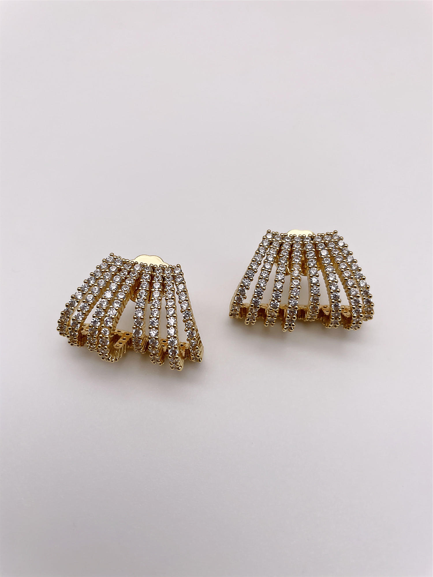 18K Shell with zircon earrings