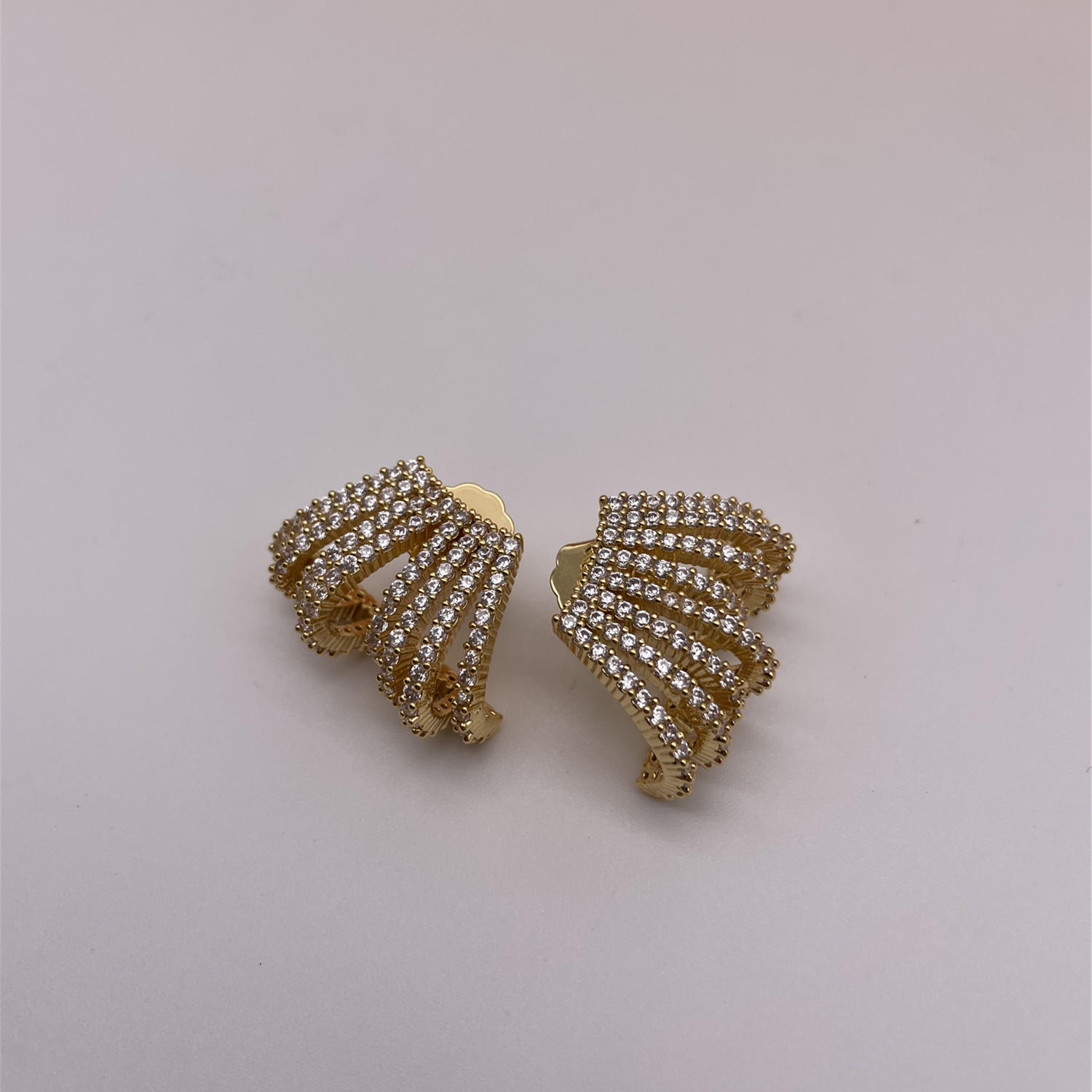 18K Shell with zircon earrings