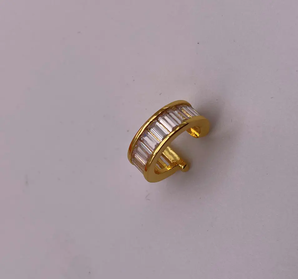 18k gold White zircon earrings