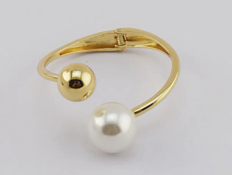Drift Pearl bracelet